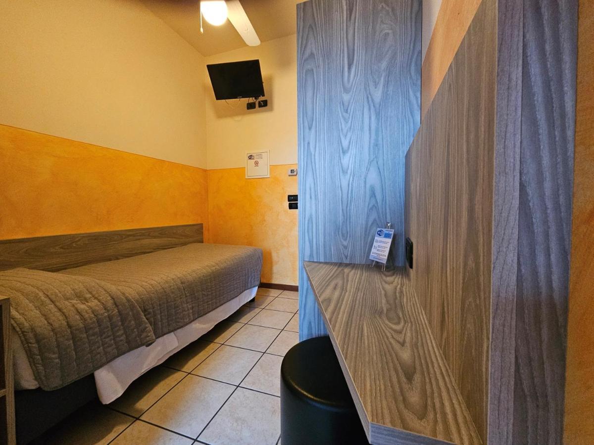 Hotel Euro Кастеньато Экстерьер фото
