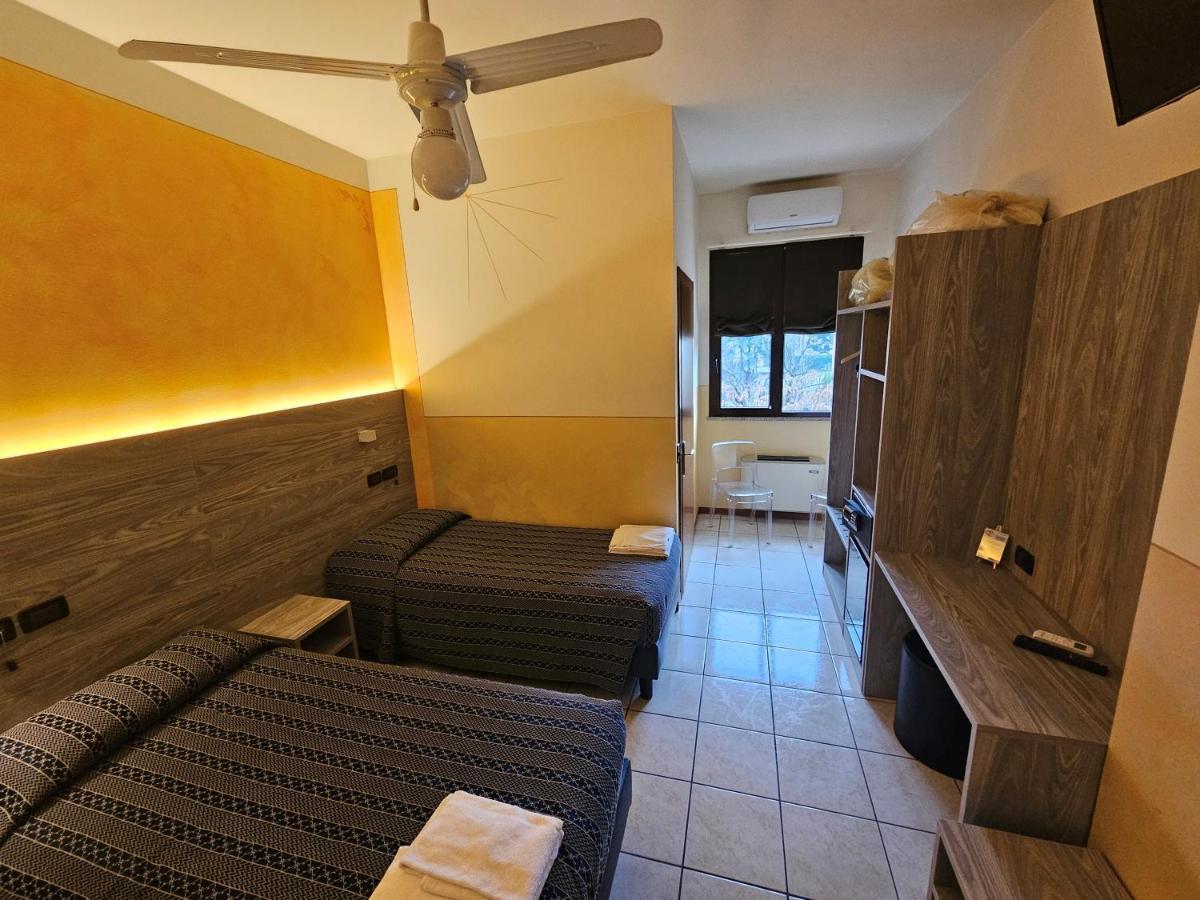 Hotel Euro Кастеньато Экстерьер фото